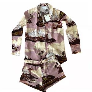 Desmond and Dempsey pj set size medium